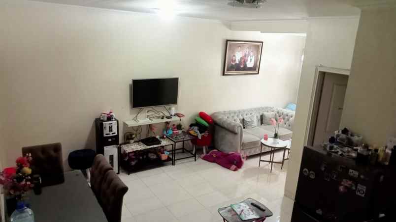 dijual rumah raffles hills housing