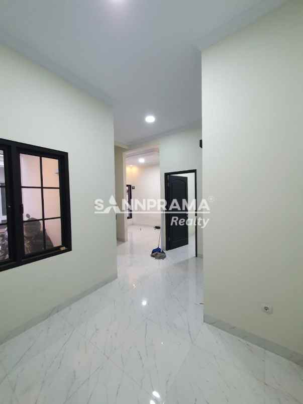 dijual rumah rangkapan jaya baru depok
