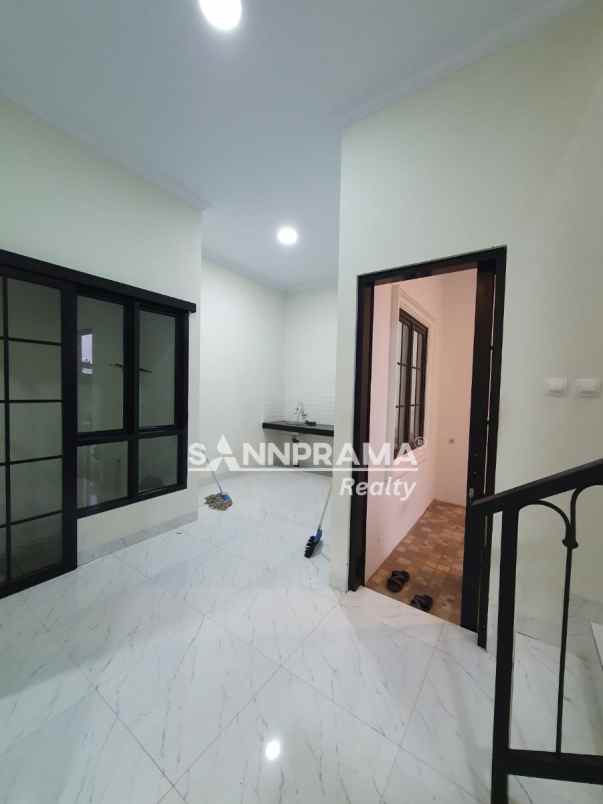dijual rumah rangkapan jaya baru depok