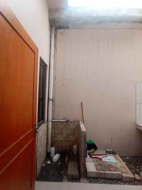 dijual rumah rawadenok cipayung depok