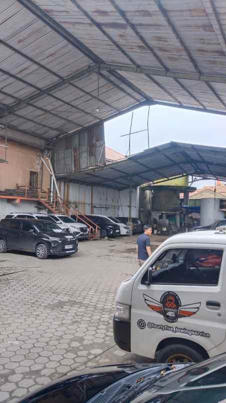 dijual rumah ruang usaha di caringin kota bandung