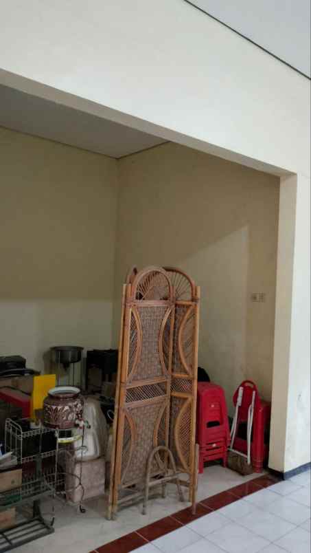 dijual rumah rungkut asri