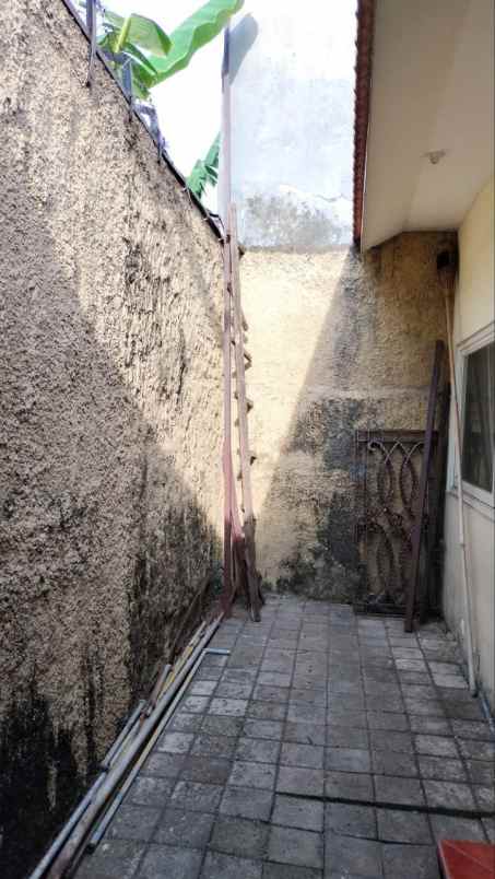 dijual rumah rungkut asri