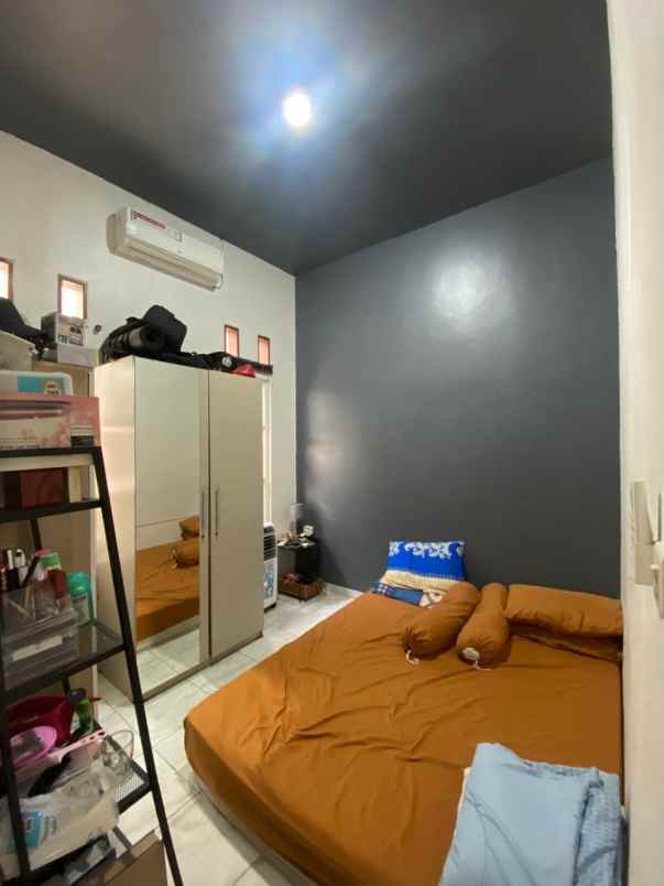 dijual rumah sambiroto