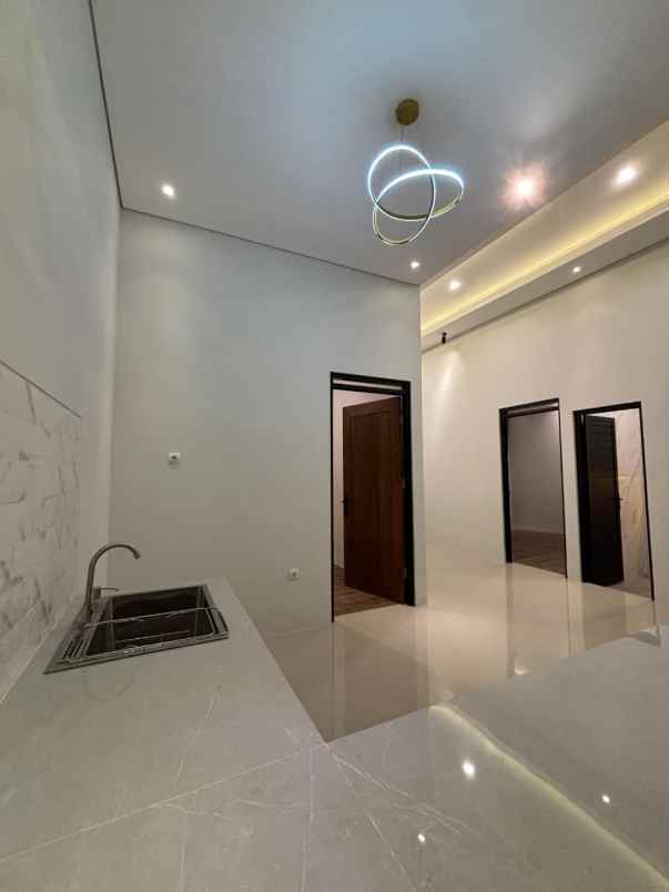 dijual rumah sambisari