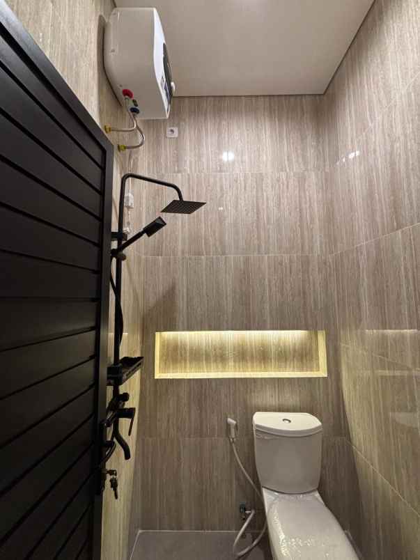 dijual rumah sambisari
