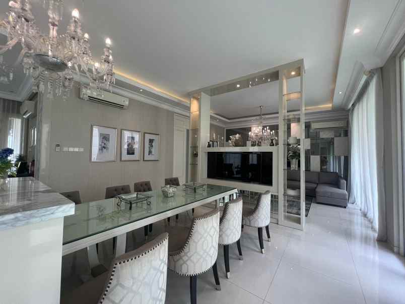 dijual rumah santiago rosa pakuwon city