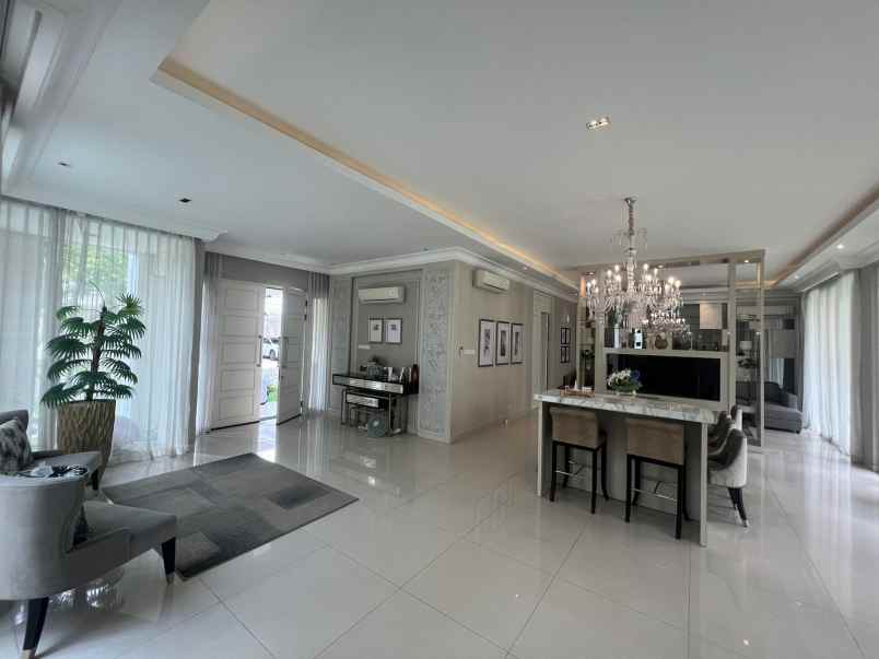 dijual rumah santiago rosa pakuwon city