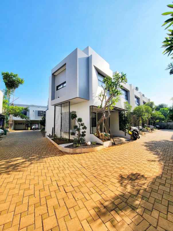 dijual rumah sawangan