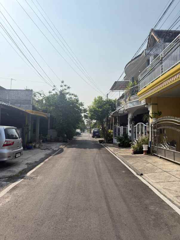 dijual rumah sawojajar