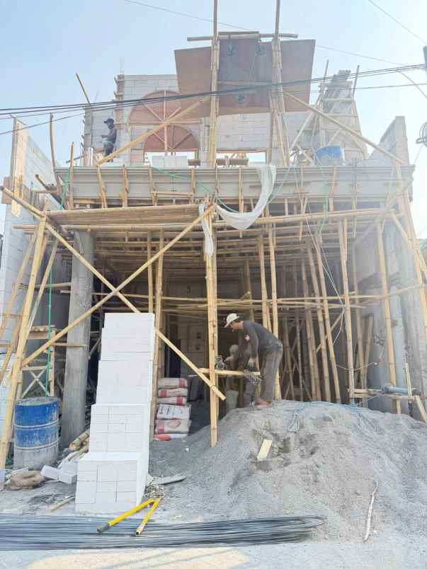 dijual rumah sawojajar