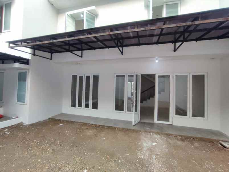 dijual rumah siap huni di boulevard citragran cibubur