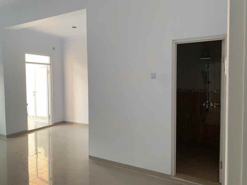dijual rumah siap huni di raffles hills cibubur