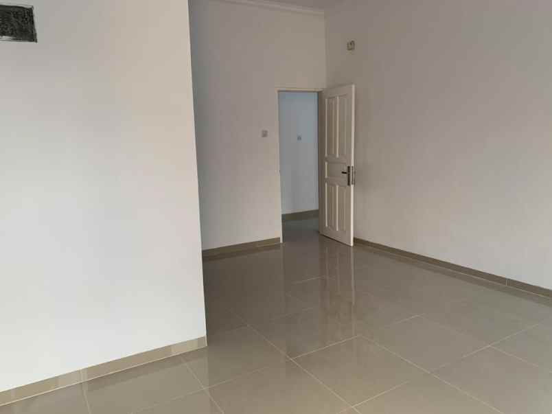 dijual rumah siap huni di raffles hills cibubur