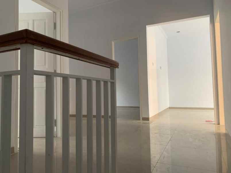 dijual rumah siap huni di raffles hills cibubur