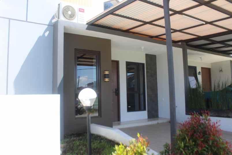 dijual rumah soekarno hatta kodya