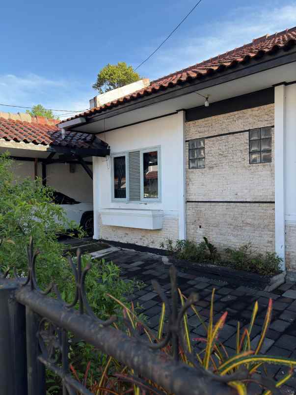 dijual rumah strategis bebas dari banji
