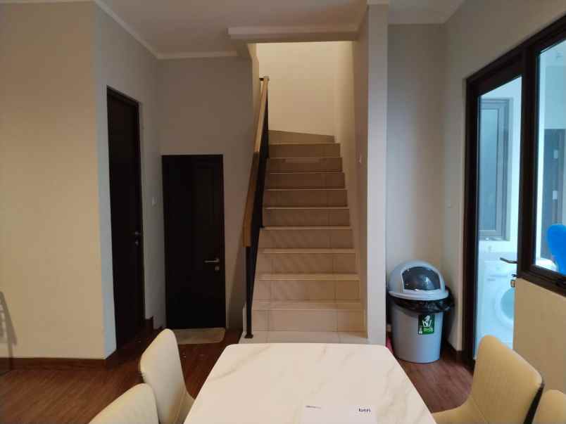 dijual rumah summarecon bekasi cluster