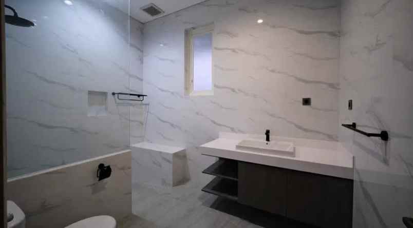 dijual rumah taman hunian satelit