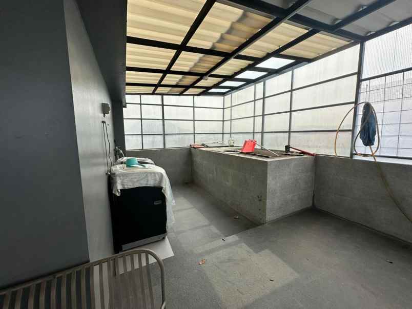 dijual rumah taman kencana cengkareng