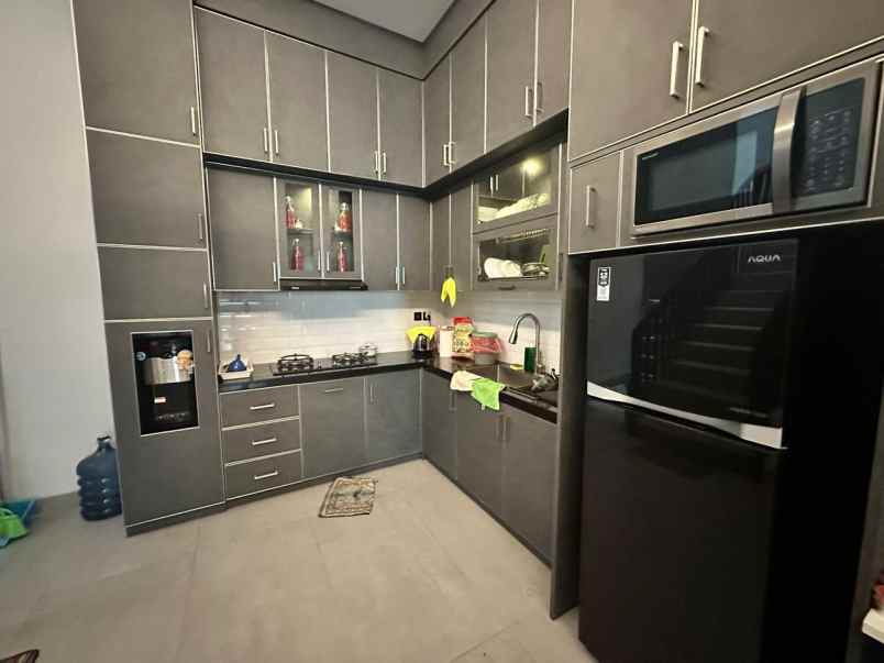 dijual rumah taman kencana cengkareng