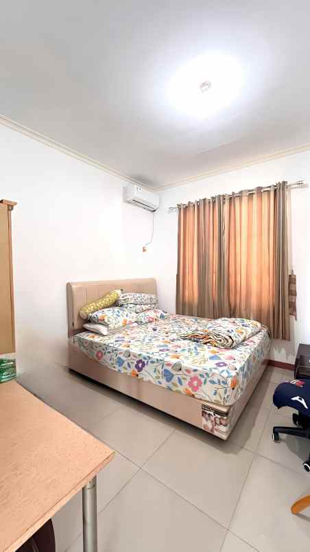 dijual rumah taman modern