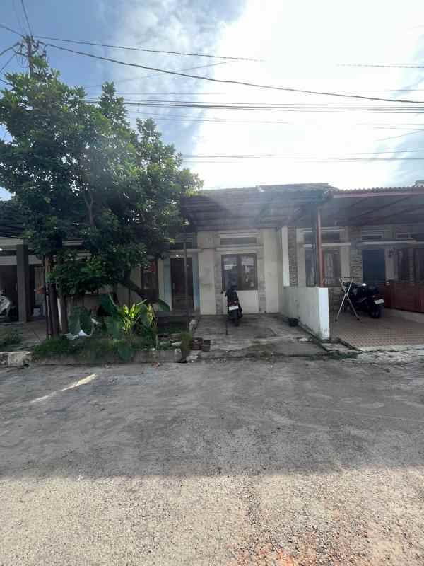 dijual rumah taman sawangan