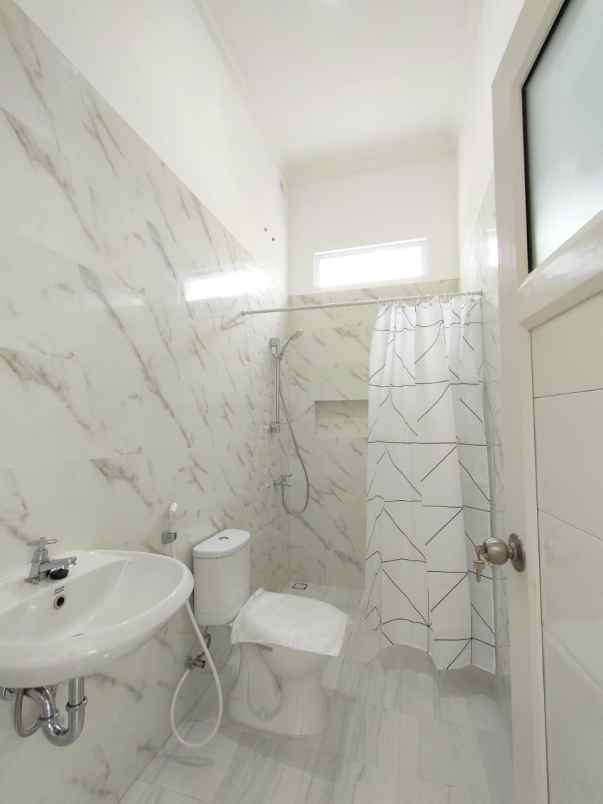 dijual rumah taman tampak siring sentul