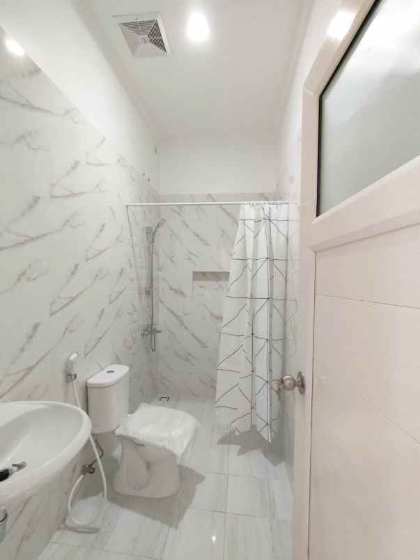 dijual rumah taman tampak siring sentul