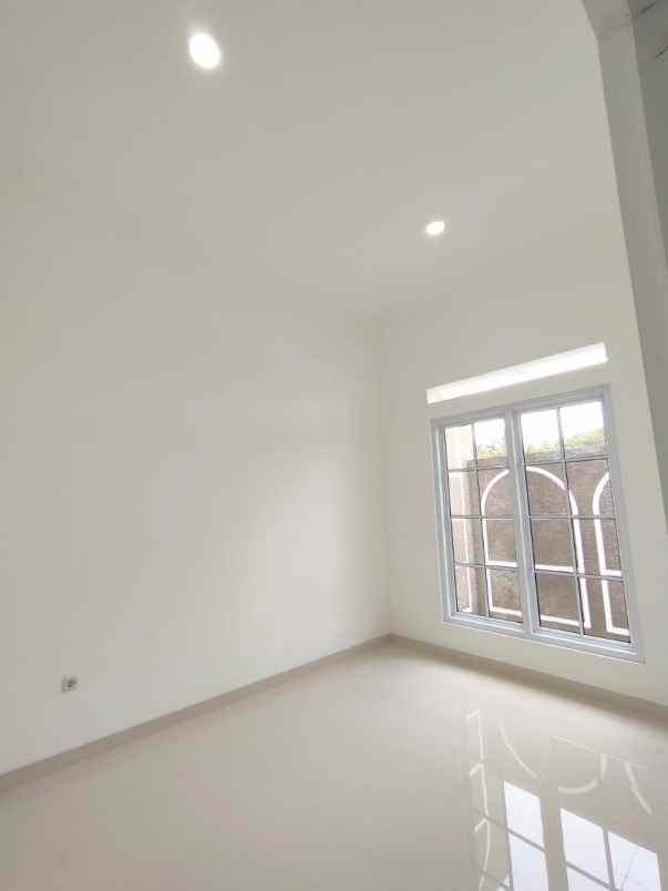 dijual rumah taman tampak siring sentul