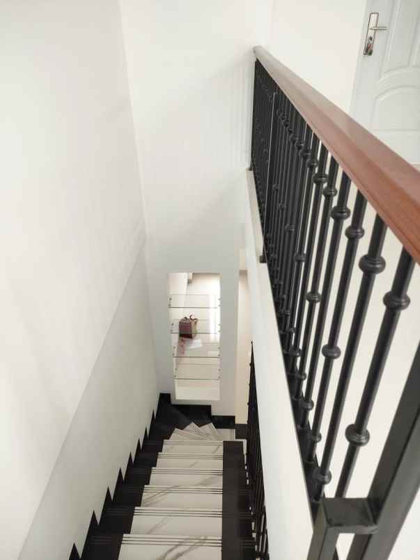 dijual rumah taman tampak siring sentul