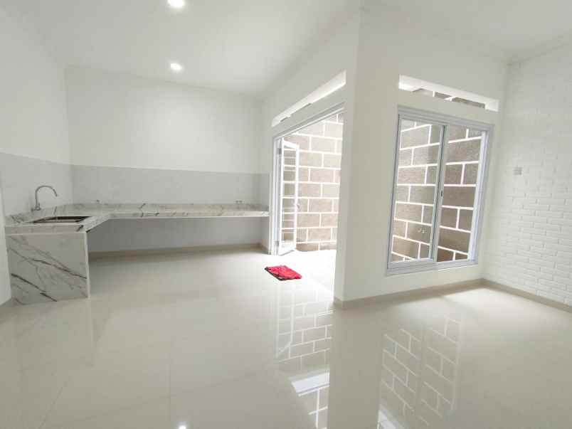 dijual rumah taman tampak siring sentul