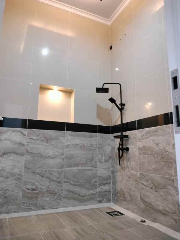 dijual rumah tamanhas durian