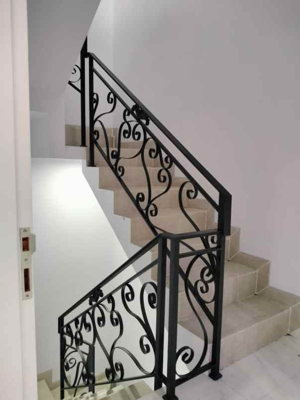 dijual rumah tamanhas durian