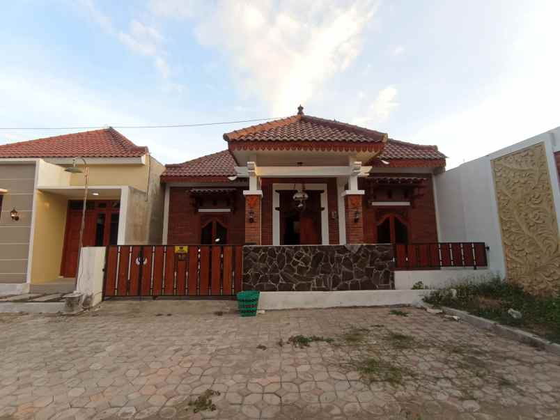 dijual rumah tamanmartani kalasan sleman