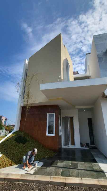 dijual rumah tangerang selatan