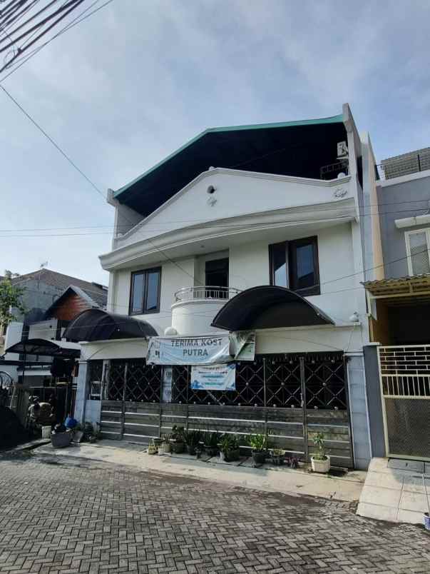dijual rumah tenggilis mejoyo