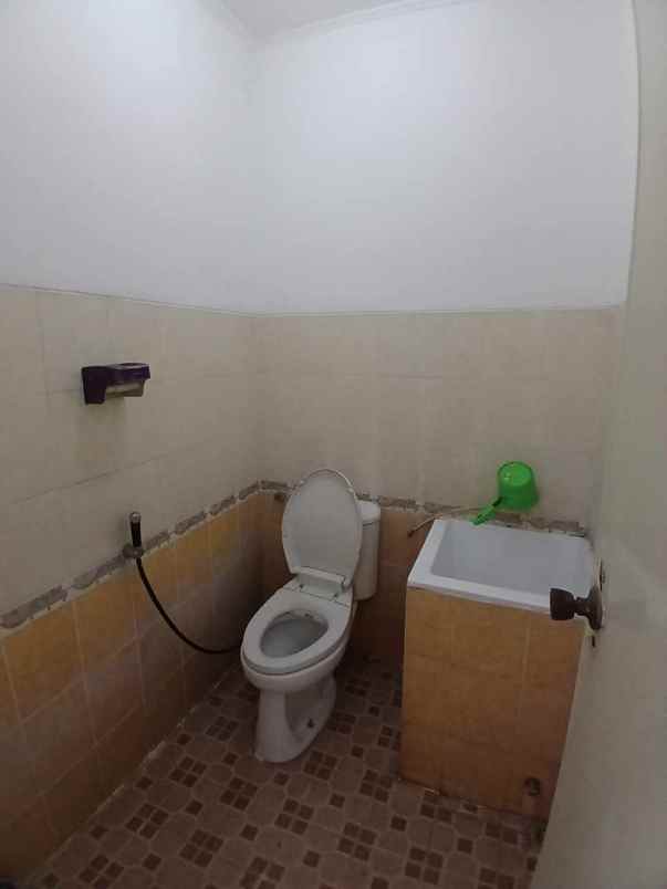 dijual rumah tole iskandar depok