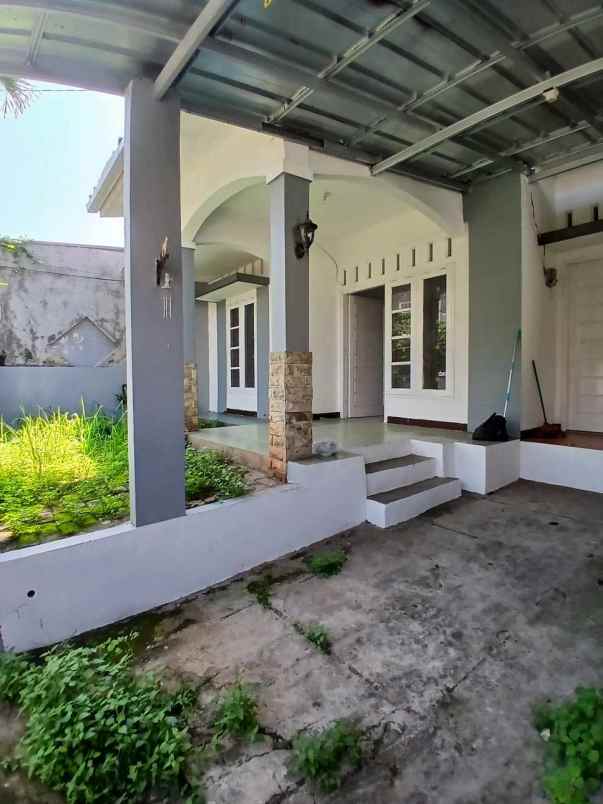 dijual rumah tole iskandar depok