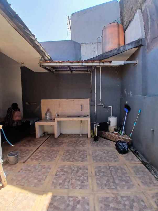 dijual rumah tole iskandar depok