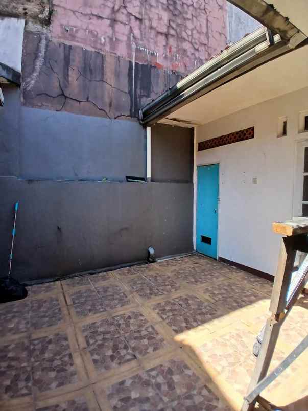 dijual rumah tole iskandar depok