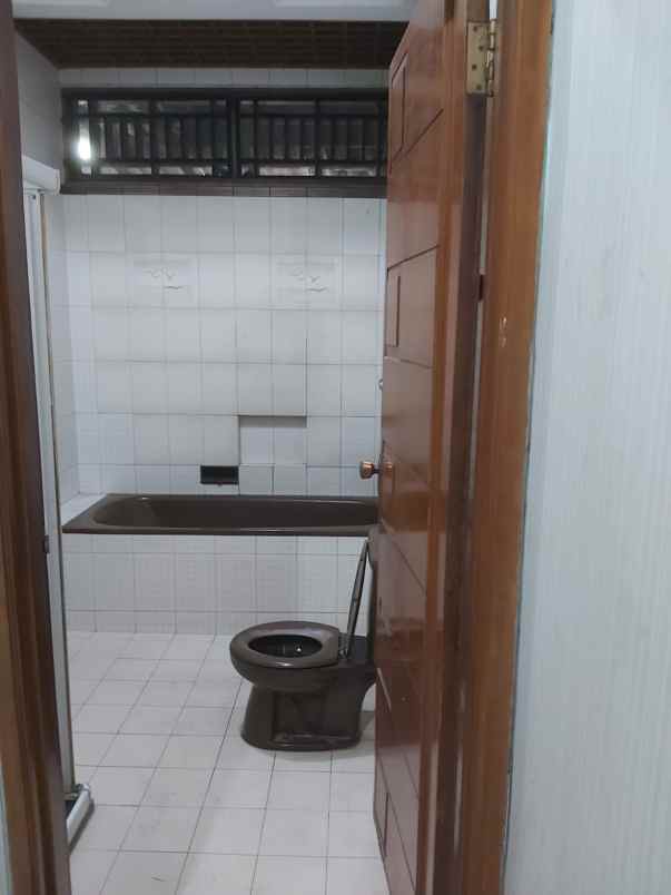 dijual rumah tomang