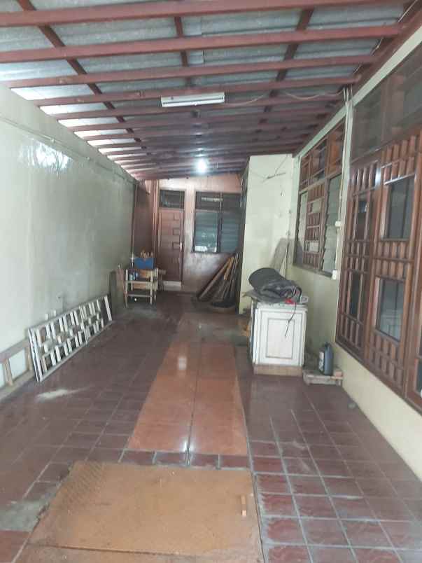 dijual rumah tomang