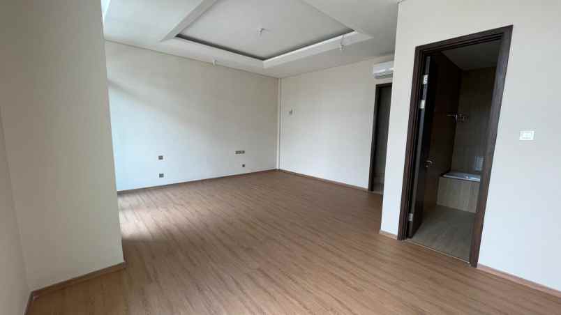 dijual rumah town house pondok indah