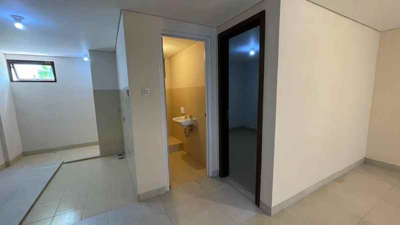 dijual rumah town house pondok indah