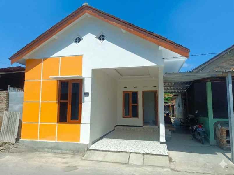 dijual rumah trirenggo