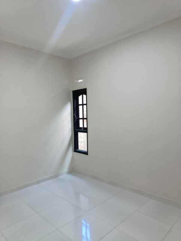 dijual rumah trirenggo