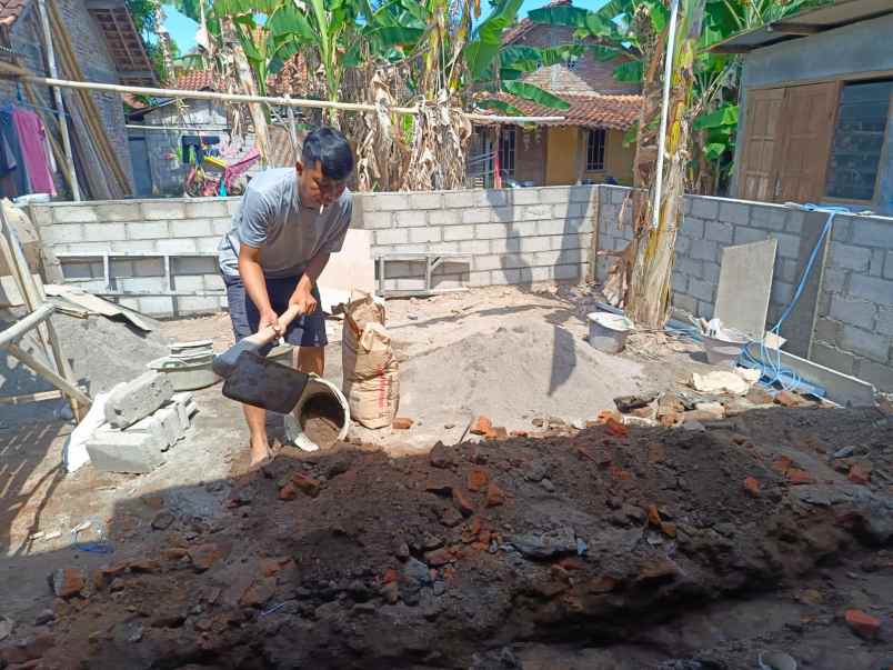 dijual rumah trirenggo
