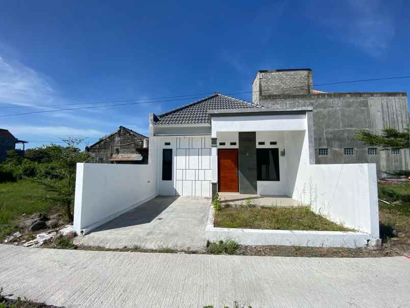 dijual rumah trunuh klaten selatan