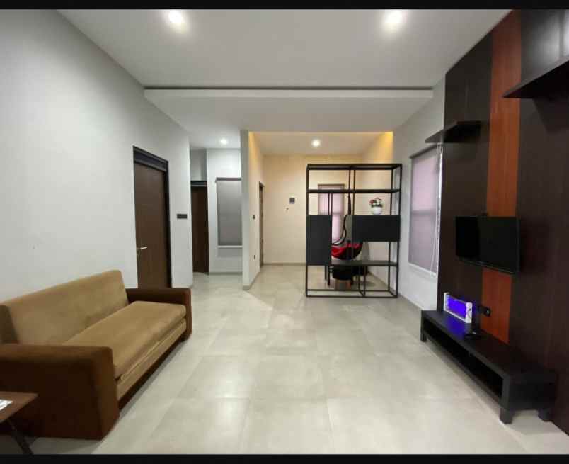 dijual rumah villa 2 lantai di lembang